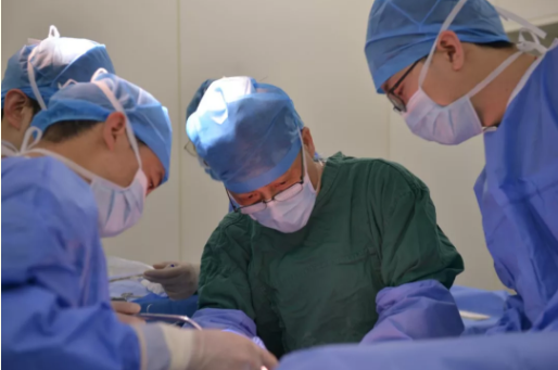 精准帮扶 ， 贴心服务，让患者在家门口享受顶尖级专家的优质医疗服务